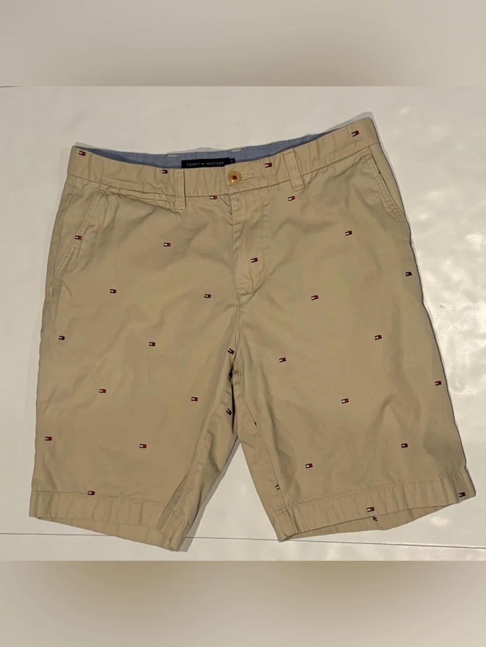 Tommy Hilfiger Classic Fit Mini Flag Print Preppy Chino Shorts Khaki Men's 32